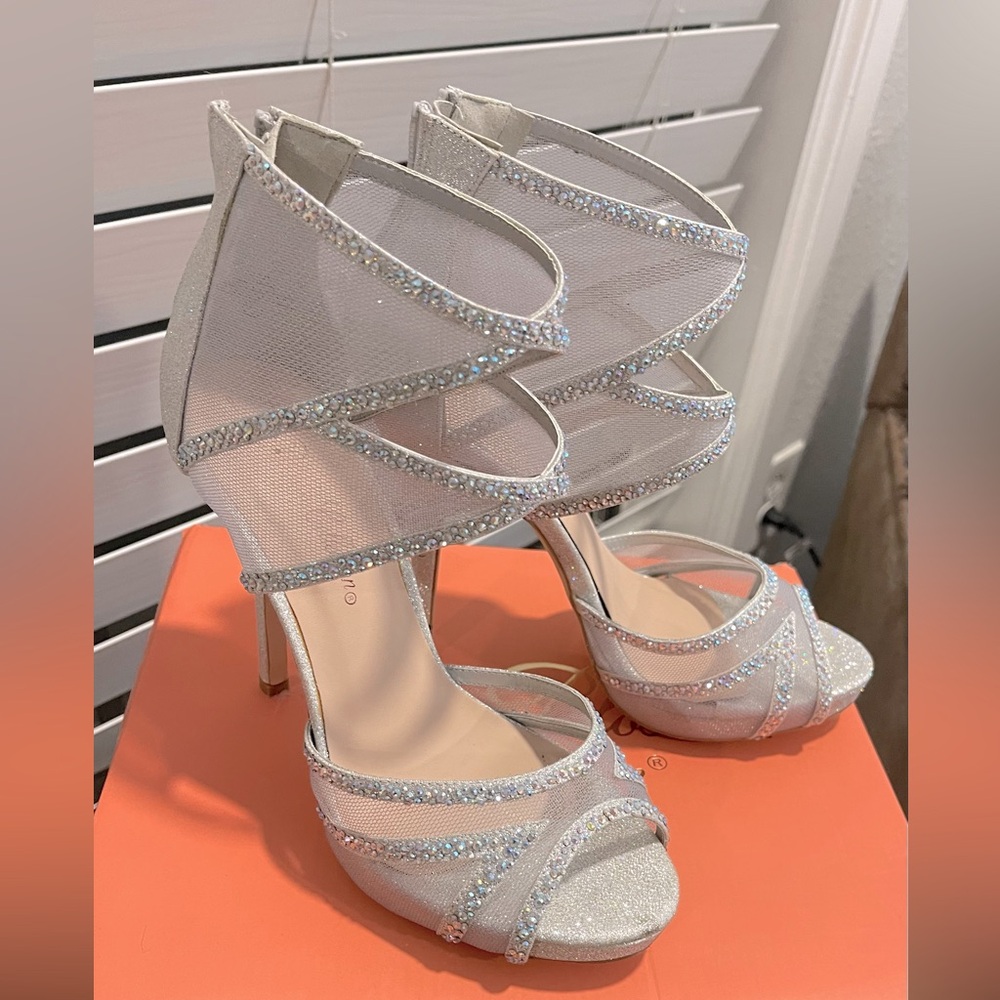De Blossom Silver Rhinestone Platform  Heels